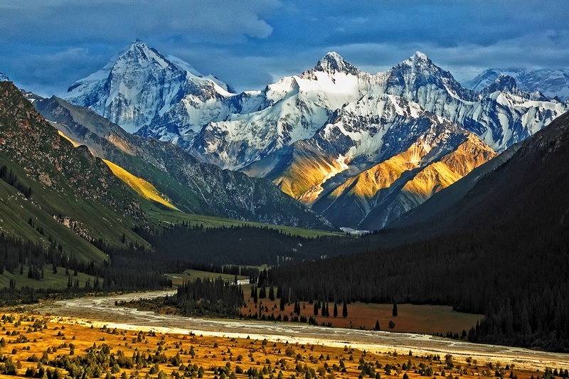 丝路明珠,新疆多元文化的和谐交响